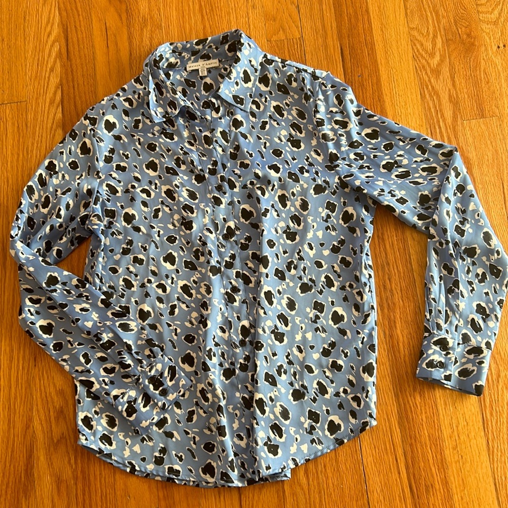 The most beautiful ice blue cheetah print blouse - silky and high-end looking